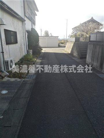 ６００６７　岐阜市下土居3丁目土地の前面道路含む現地写真