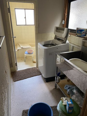 【洗面所】 | 和田店舗付き住宅 | 浴室、洗濯機、洗面