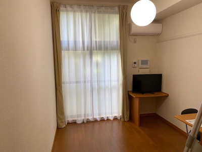 【居間・リビング】 | レオパレスリト | 写真と現状が異なる場合は現状を優先します。