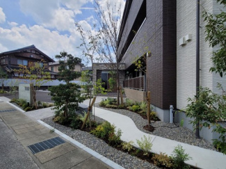 【外観】 | 植栽も素敵な雰囲気ですね！