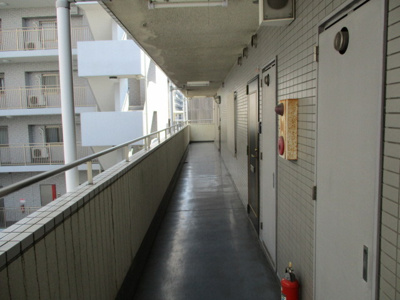 【その他共用部分】 | エクセレンス新大阪 | 共用廊下です