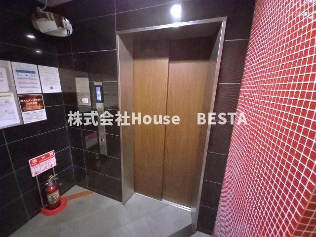 セレニテ神戸元町のロビー