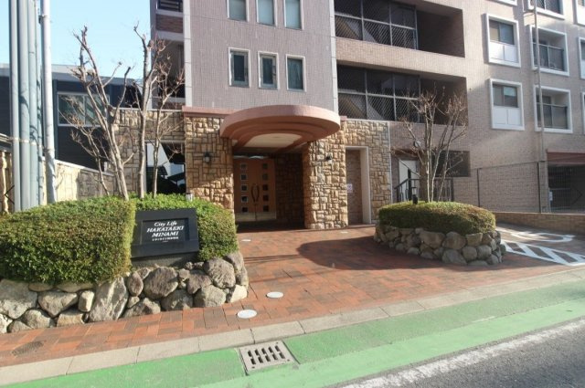 福岡市博多区博多駅南３丁目の賃貸マンションのエントランス