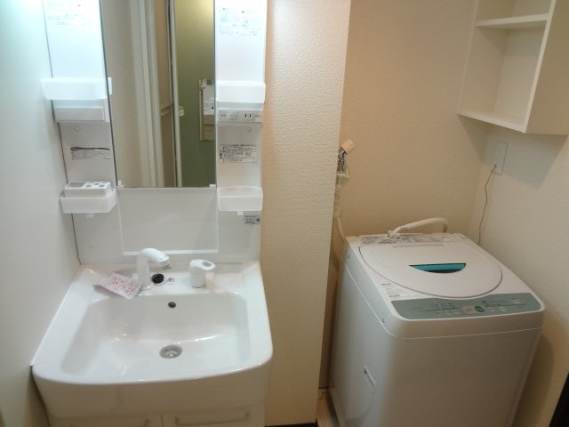 レオネクストＭＡＴＳＵＭＯＴＯの洗面所|独立洗面台　洗濯機