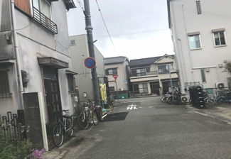 【前面道路含む現地写真】