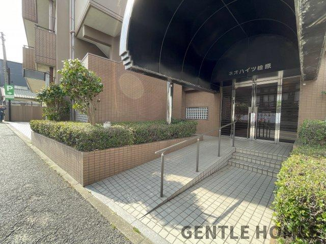 ネオハイツ桧原のエントランス