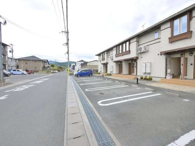 メゾンド・フレーシュの駐車場|駐車場完備です