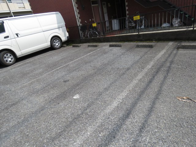 リバティ霞の駐車場