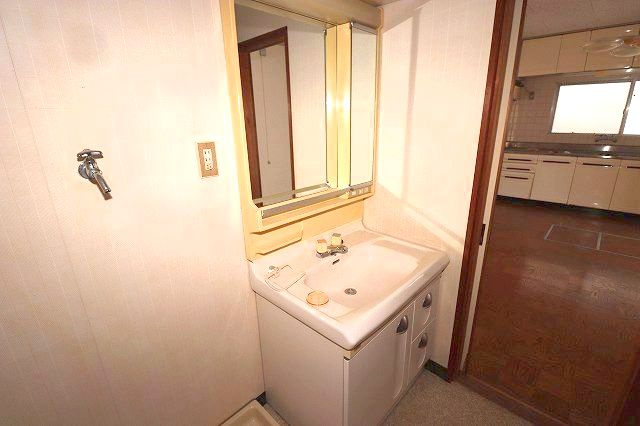 まどかハイツの独立洗面台|朝の身支度には欠かせない独立洗面化粧台
