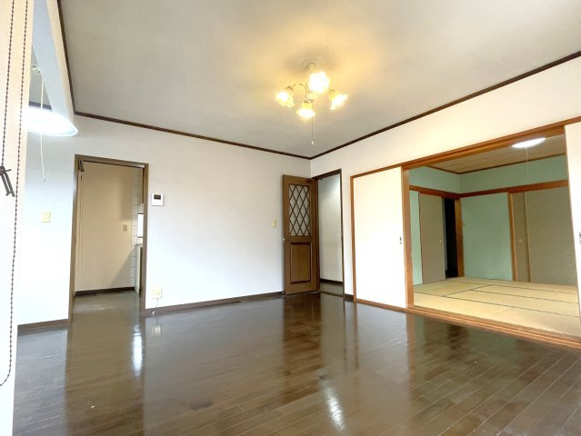 上横地868貸家の居間・リビング