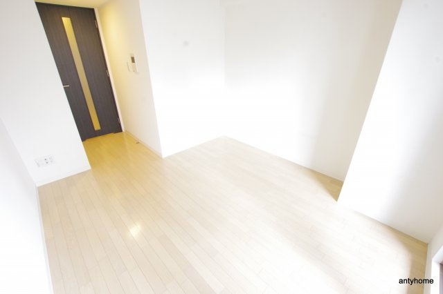エグゼ北大阪　仲介手数料無料の居間・リビング