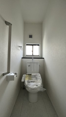【トイレ】 | 大津市下阪本2丁目20　中古戸建 | 2階　トイレ
