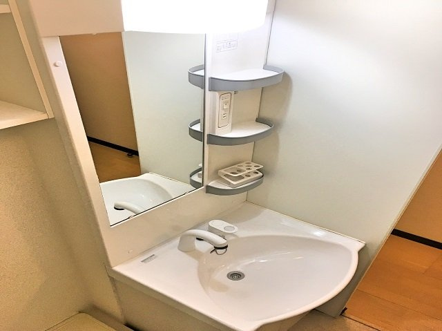 レオネクスト福住の洗面所|独立洗面台