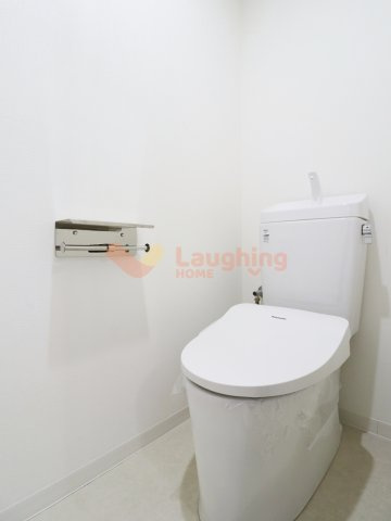 サンハイツAKIYAMAB棟のトイレ|ゆったりとした空間のトイレです