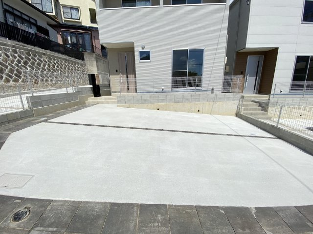 中古戸建　　高取北1丁目（Ｎｏ．2／Ｎｏ．３）の駐車場