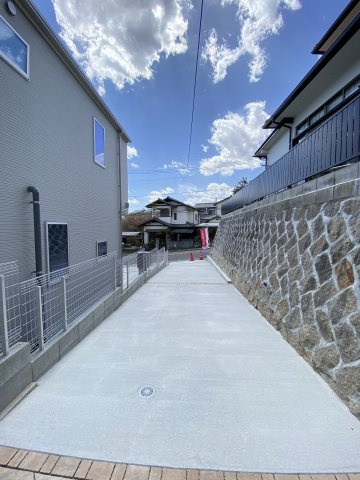 新築戸建　　高取北1丁目（Ｎｏ．３／Ｎｏ．３）の駐車場