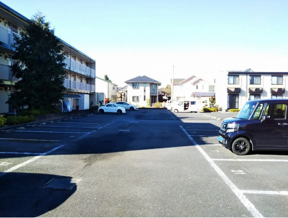レオパレスティエラⅠの駐車場