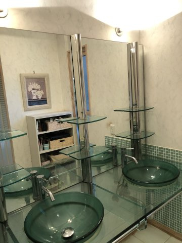 魚津市大海寺野村中古戸建ての独立洗面台|洗面ボウルは2個ついています♪