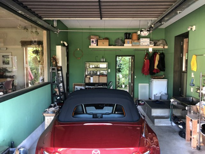 【駐車場】 | 魚津市大海寺野村中古戸建て | インナーガレージは大切な車を保管するのに大いに役立ちます♪