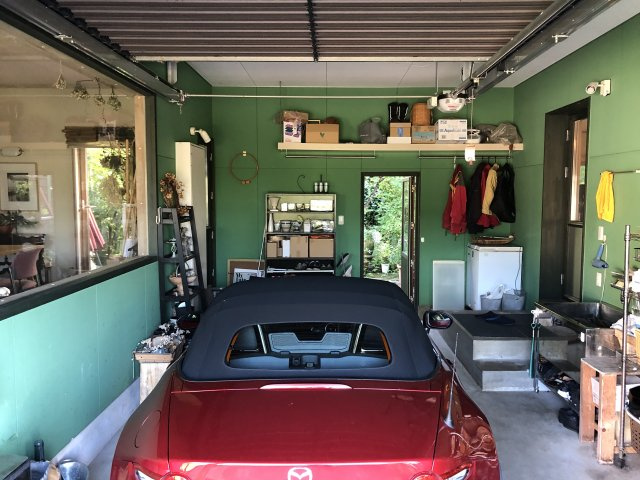 【駐車場】 | 魚津市大海寺野村中古戸建て | インナーガレージは大切な車を保管するのに大いに役立ちます♪