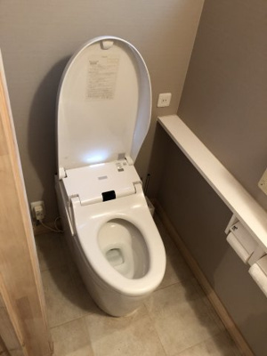 【トイレ】 | 魚津市大海寺野村中古戸建て | 自動開閉付きトイレです♪