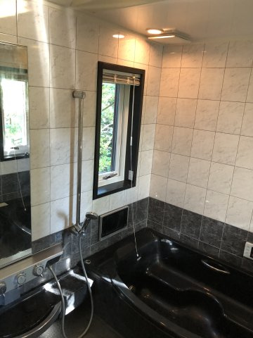 【浴室】 | 魚津市大海寺野村中古戸建て | 広いお風呂で一日の疲れを癒してください♪