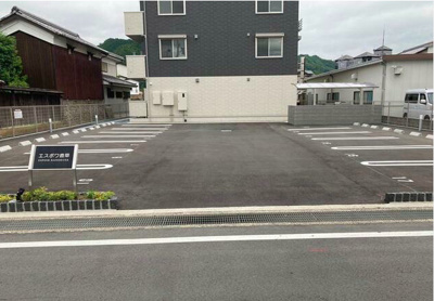 【駐車場】 | エスポワ鹿草  | 車をお持ちの方に嬉しい駐車場付きの物件です