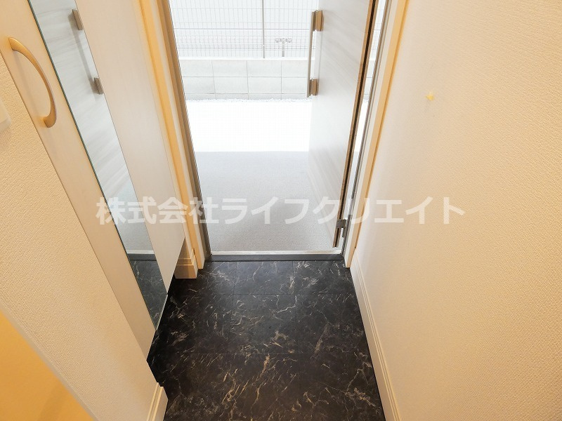 グレーヌメゾンの玄関