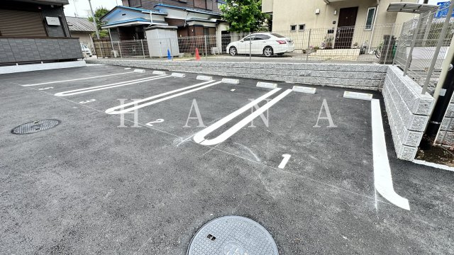 フェリーチェの駐車場