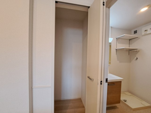 ネオ　エルブ　Ⅱの収納