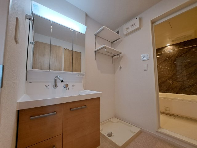 ネオ　エルブ　Ⅱの独立洗面台