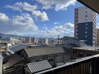 【展望】 | 南東向きの大型バルコニーは陽当り良好で、たっぷりのお洗濯物もよく乾きます！