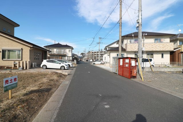 【前面道路含む現地写真】の画像