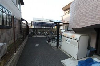 【その他共用部分】 | 自転車は各戸無料で1台駐輪可能です