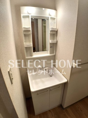 【独立洗面台】 | アメニティーＢ | 独立洗面台、小物を置くことができて便利です