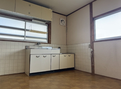 【キッチン】 | 松尾アパート | ※同建物別室の参考写真です