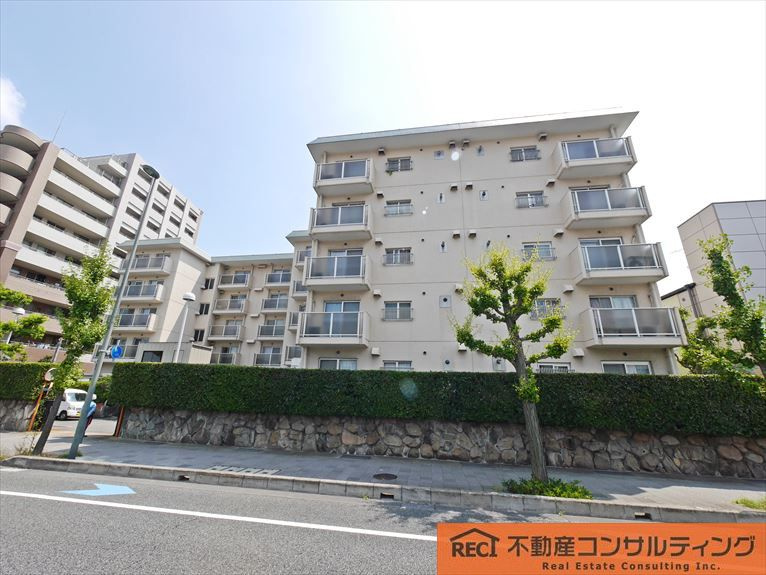 芦屋打出パークマンションの駐車場