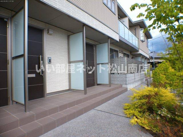 【エントランス】 | ヴィラ 愛大医学部北
