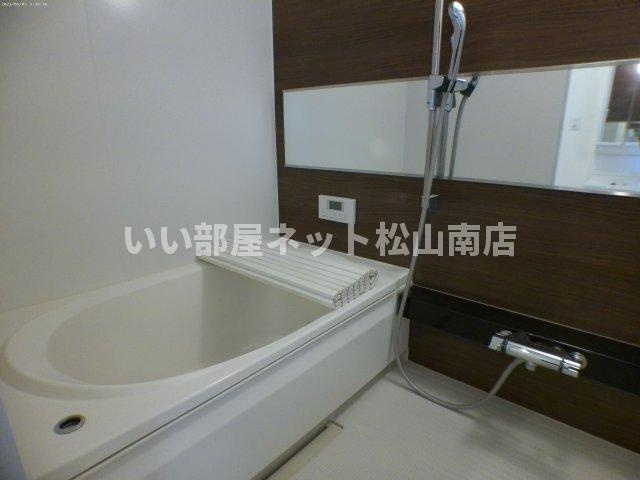 【浴室】 | ヴィラ 愛大医学部北
