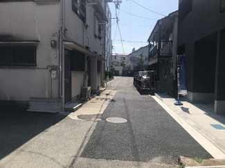 【前面道路含む現地写真】