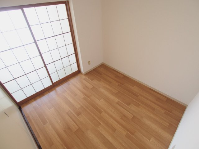 サンシティ峰の洋室