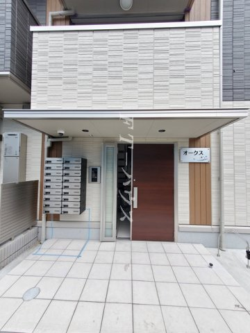 習志野市谷津１丁目のアパートのエントランス