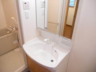 ベラジオ烏丸御池Ⅱの独立洗面台|シャンプードレッサー