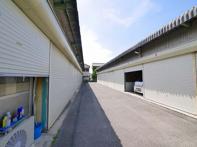 熊木モータープールの外観|落ち着いた雰囲気の外観です