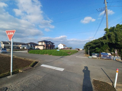 【前面道路含む現地写真】 | 深谷市人見 880万 土地