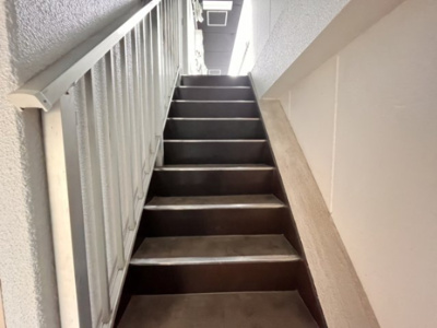 【その他共用部分】 | T's Cube 淡路 | 共用階段です