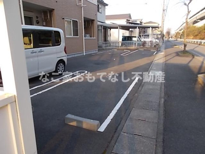 【駐車場】 | ウエストシティー | 敷地内駐車場で便利です。