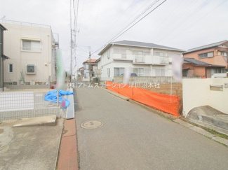 【前面道路含む現地写真】