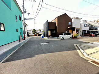 【前面道路含む現地写真】 | 吉井町２丁目　戸建て | 前面道路含む現地写真です