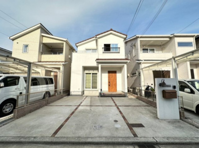 【外観】 | 吉井町２丁目　戸建て | 前面広々2台駐車可能